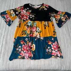 Flowy Color Block Plus Size Dress with 3/4 Length Bell Sleeves